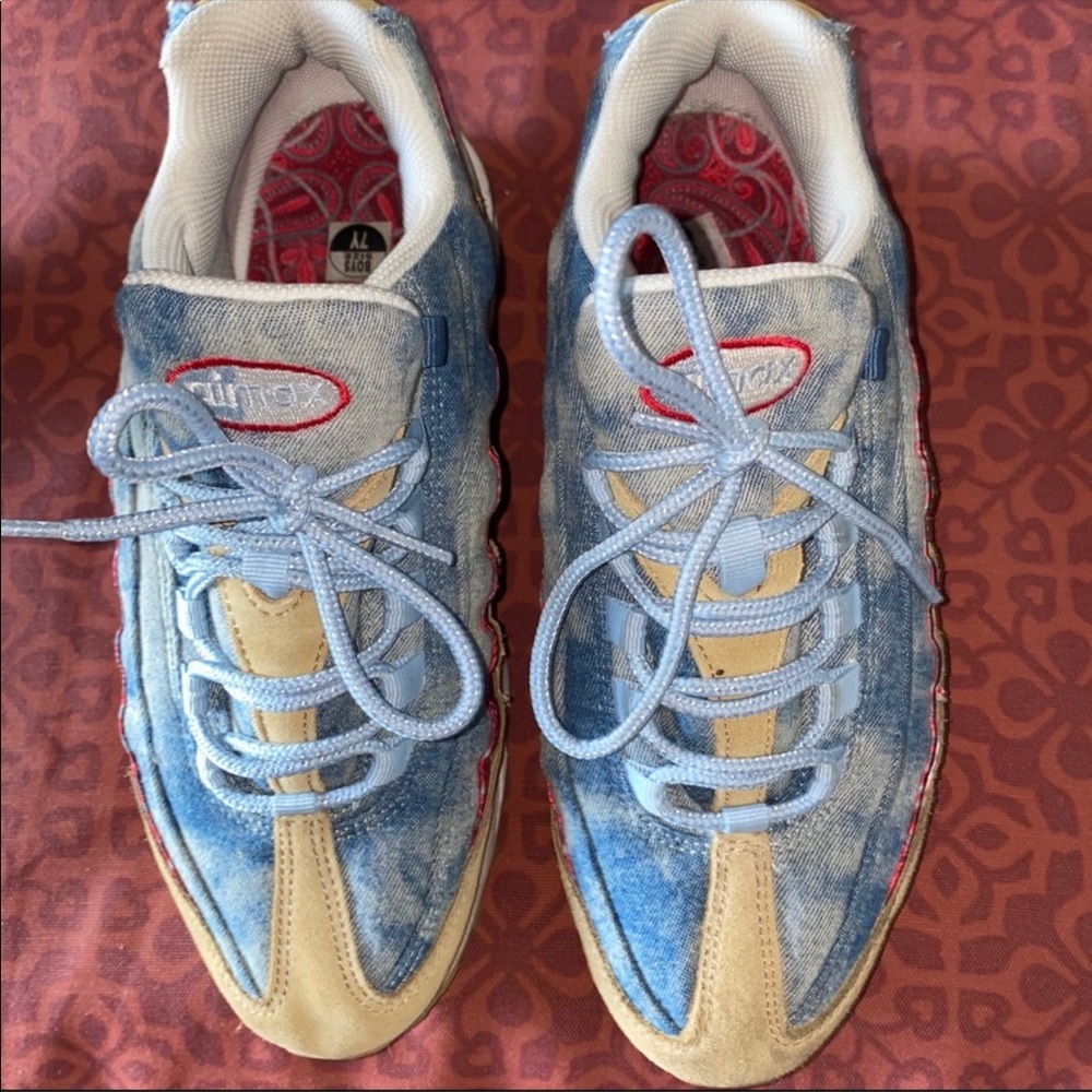 Nike Big Kids in woman 8 1/2